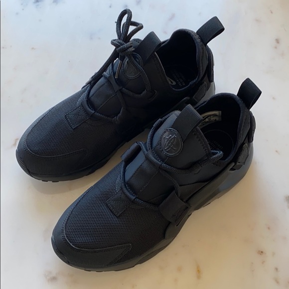 New Nike Air huarache city triple black - Picture 5 of 8
